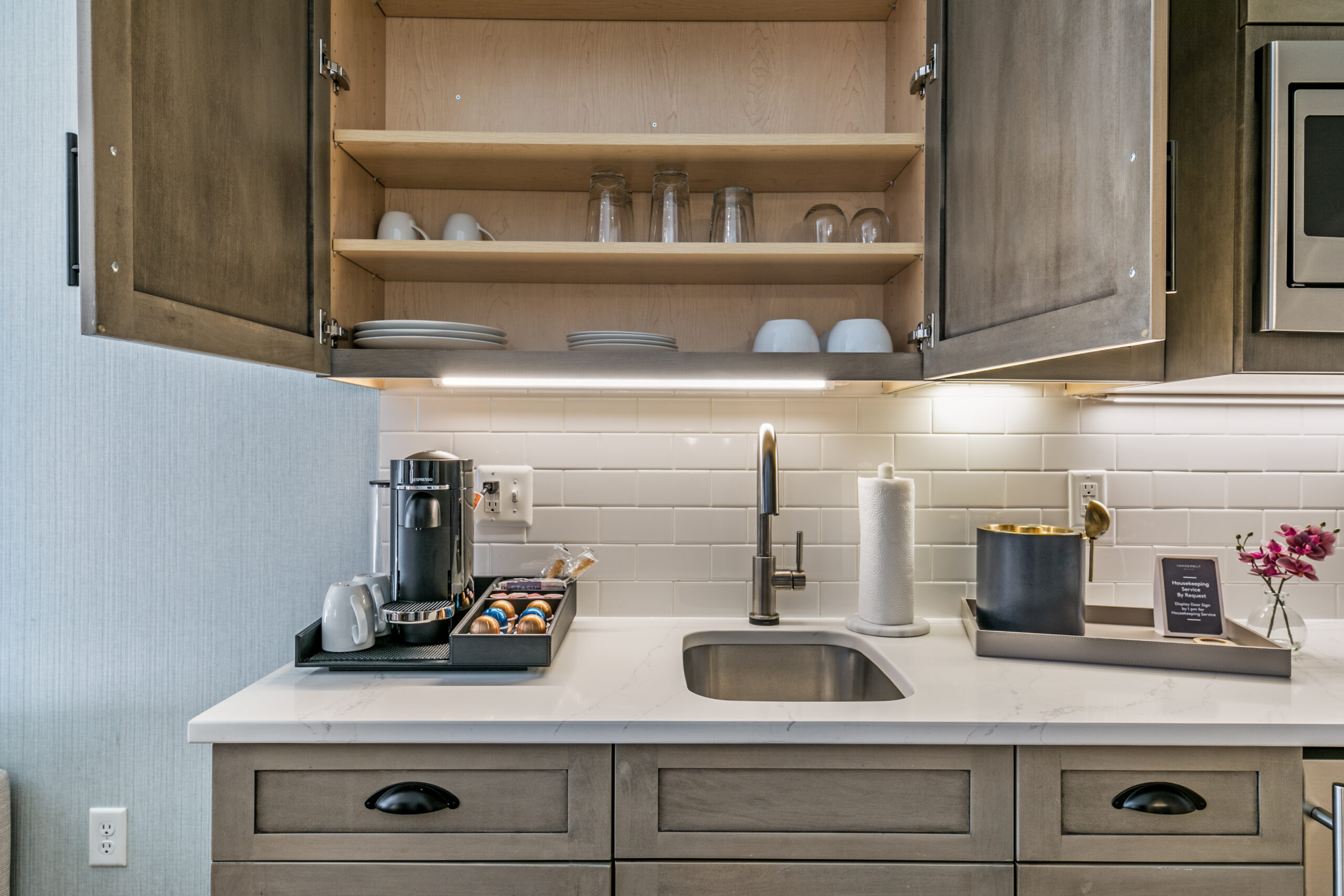 Room Amenities - View 6